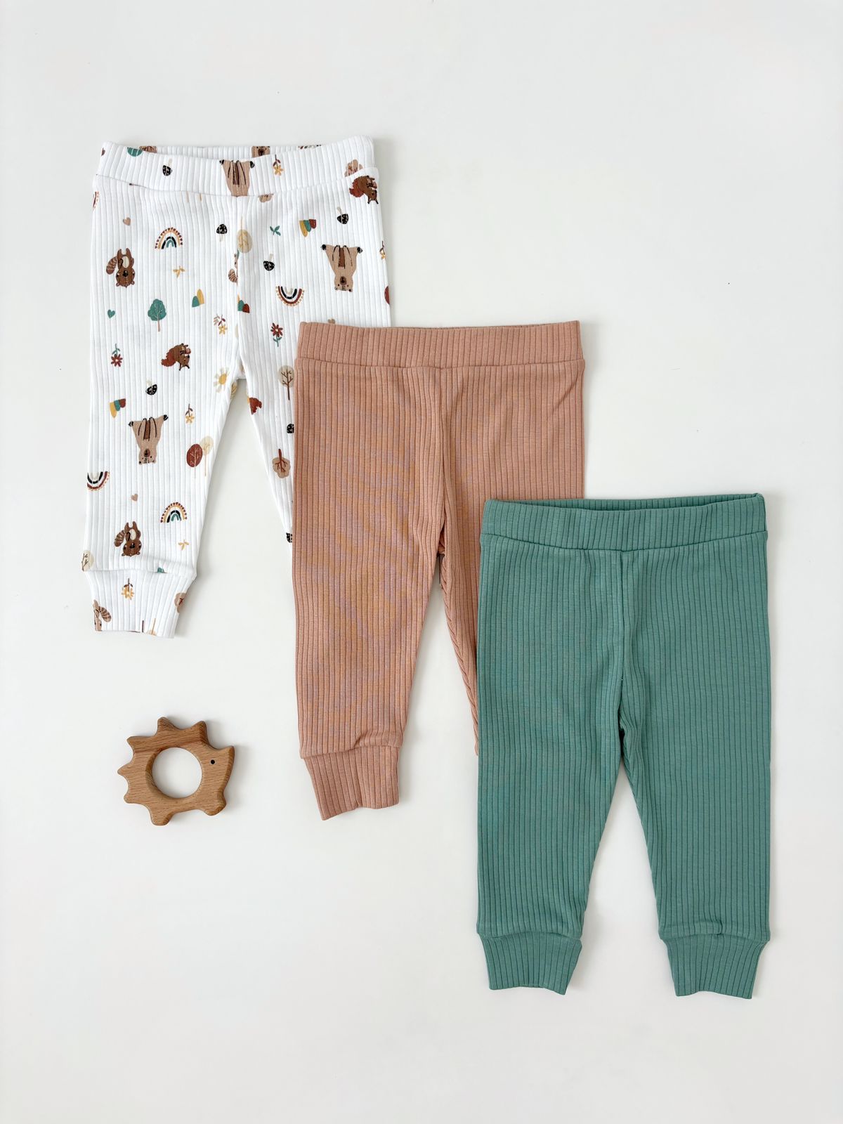 83678E20-B215-4D10-B3E3-E050F6499C51 Набор из трех штанишек I love Carrot "Друзья"(лапша) 1