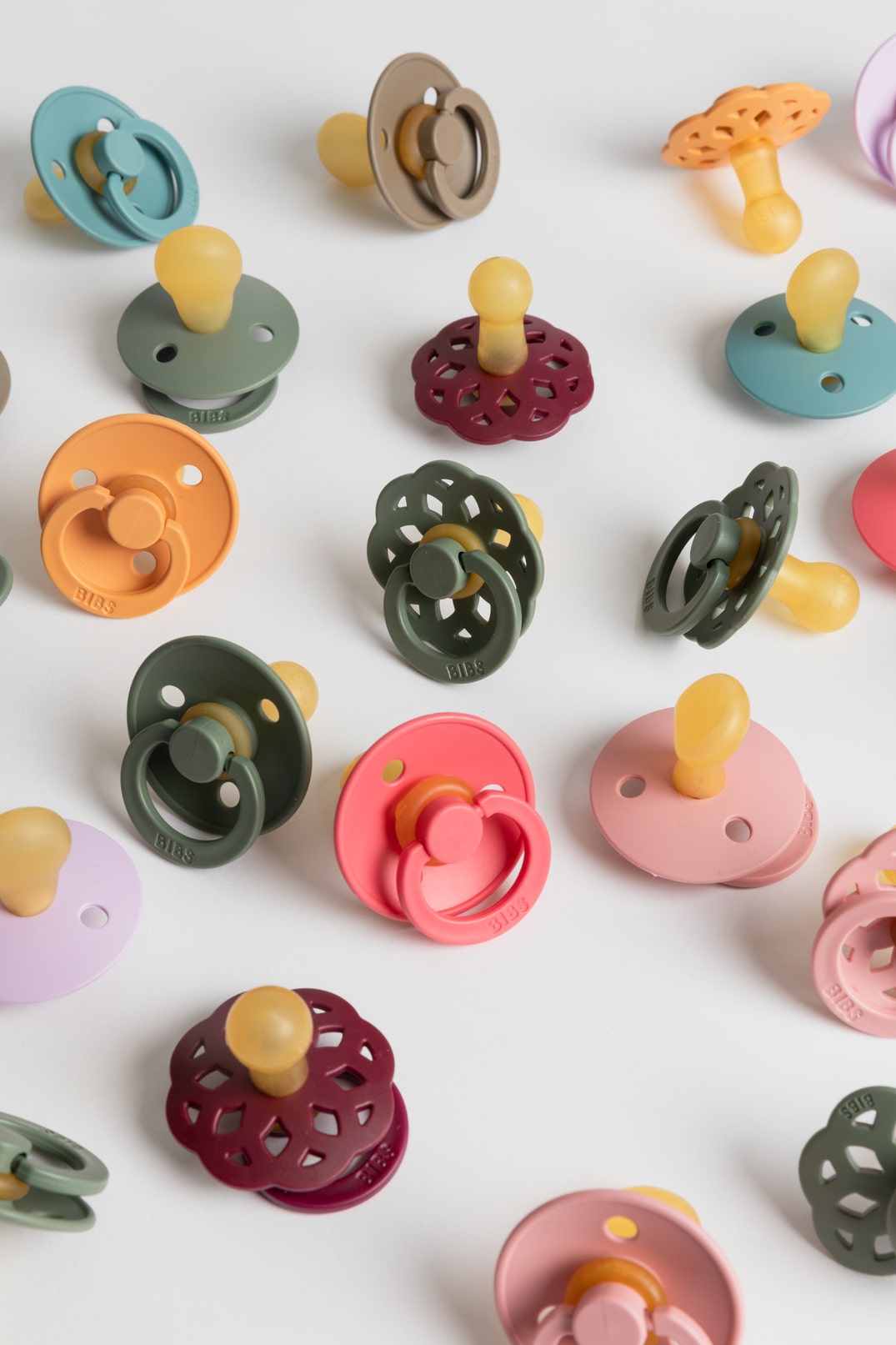 BIBS_AW23_Flat_Lays-_32-of-41_min (6) Пустышка латексная BIBS Colour - Mustard, 6+ мес. 4