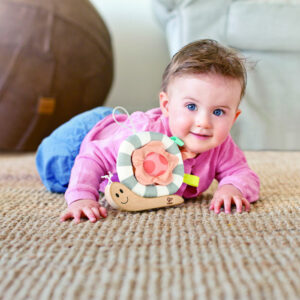 Игрушка Hape подвесная для новорожденных "Улитка Соня" 6