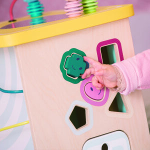 ed6b0551db550c10a25f92688db3b0f2 Развивающий куб Hape лабиринт, головоломки 12