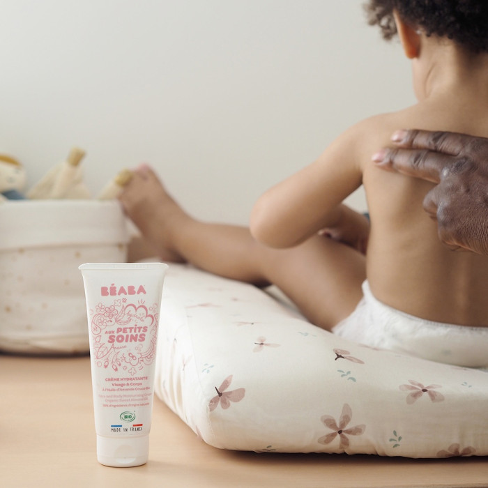 1546137_4206483 Органический крем для лица и тела со сладким миндальным маслом, 100мл./CREME HYDRATANTE BIO 100ML RU 3