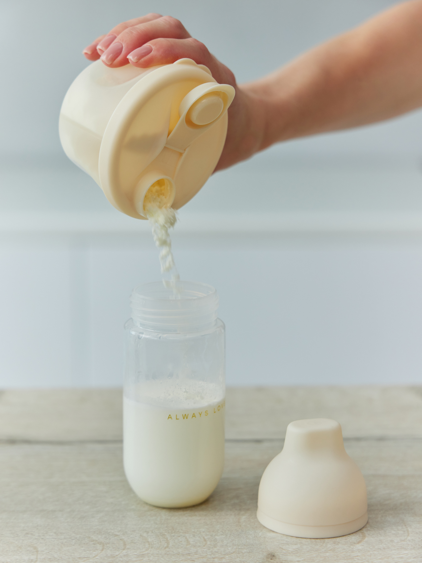 bz0ec2jpt3ice49i087kxnai00ahn560 Контейнер для сухого молока Happy Baby, 260 мл 9