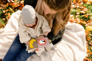 image_060188_stoffbuch_bruno_19_kl_insta_min Мягкая игрушка-книжка с подвесом FEHN Мишка Бруно 8