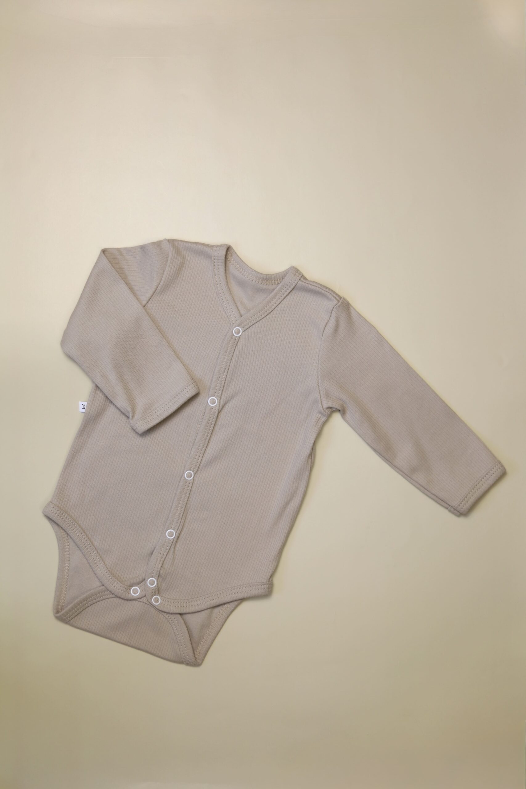 Bodi MATUSHKIN prjamaja zastezhka, dlinnyj rukav, shvy vnutr' ,interlok-lapsha(6) Боди MATUSHKIN прямая застежка, длинный рукав, швы внутрь, интерлок-лапша, цвет серо-бежевый