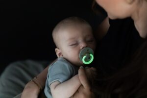 Набор пустышек латексных ночных BIBS Colour Glow,2шт 18+ мес. 7 bibs