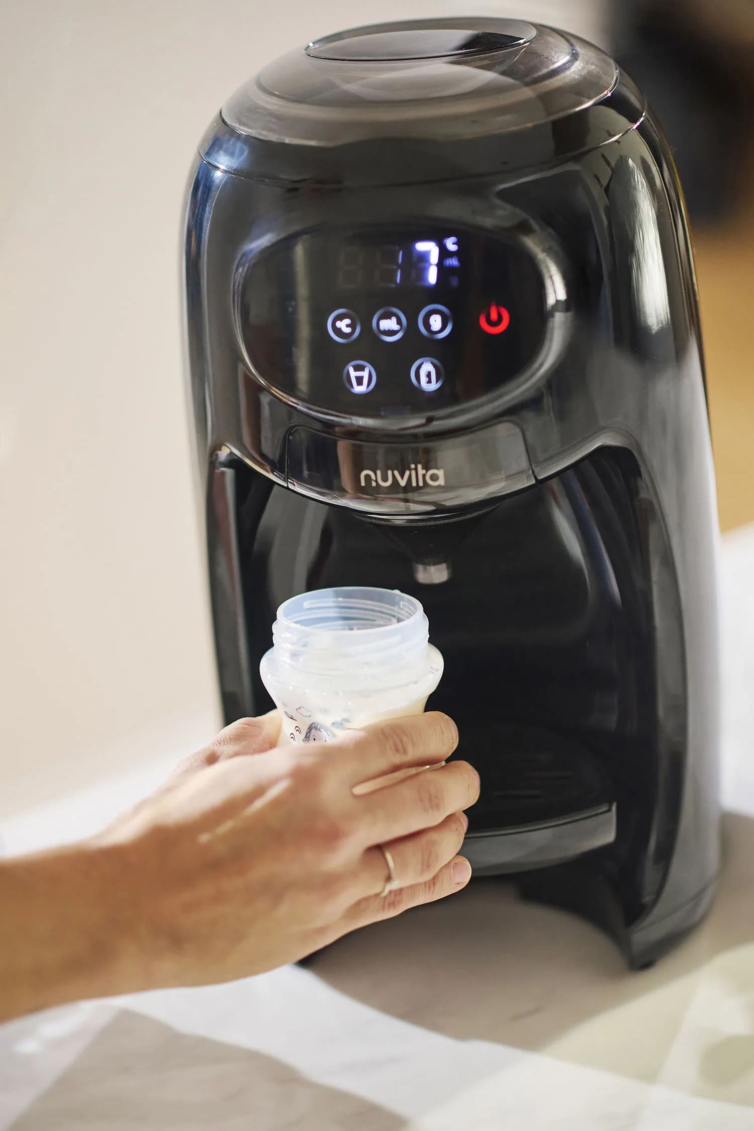 машина nuvita для приготовления молочной смеси