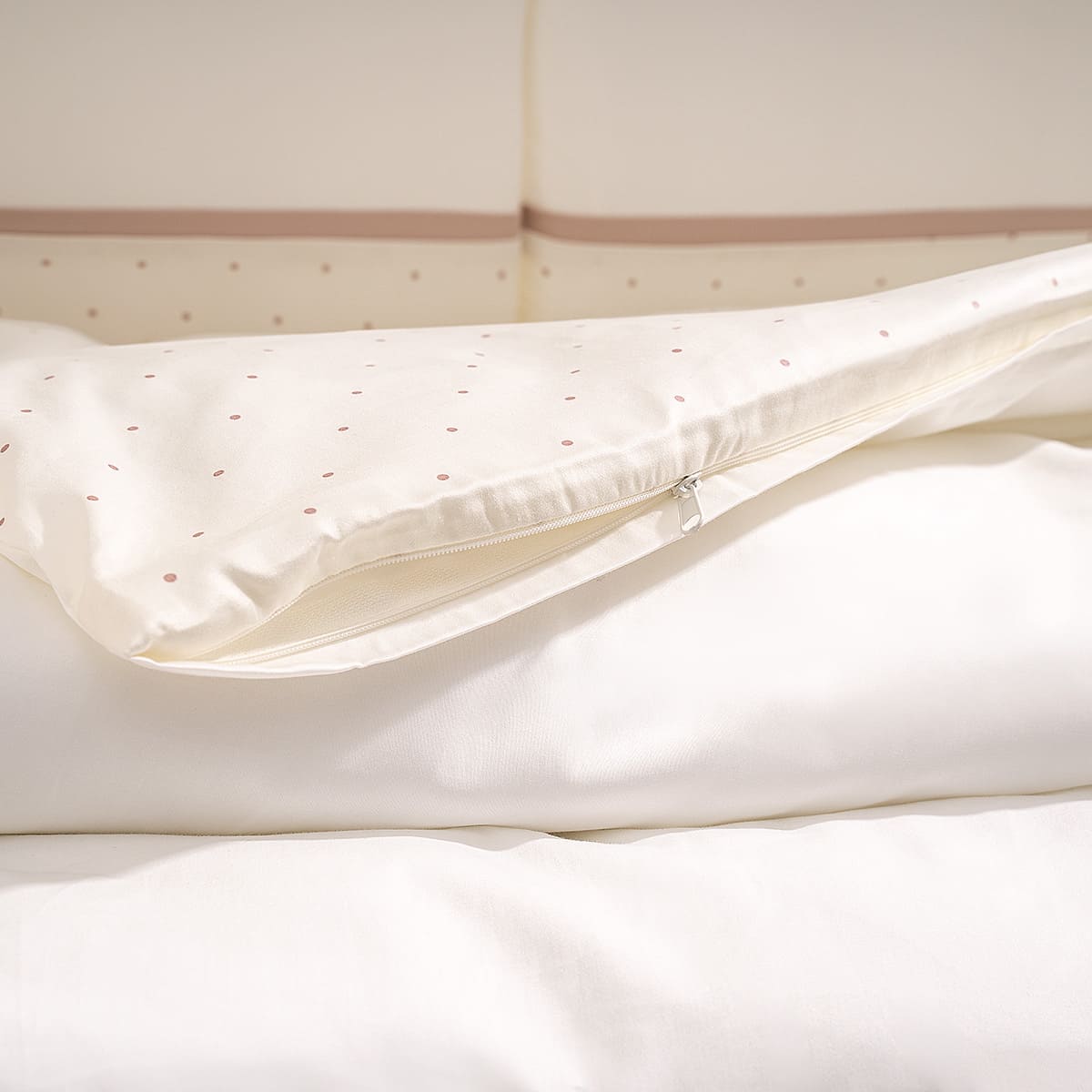 Комплект постельного белья Perina "LE PETIT BEBE" 6 предметов 6 le petit bebe