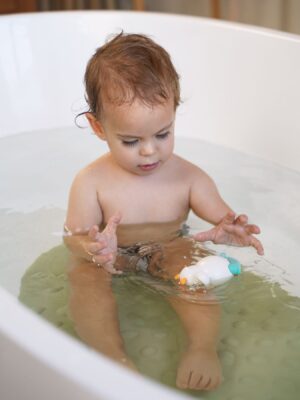 Набор заводных игрушек для ванной Happy baby DUCKLINGS